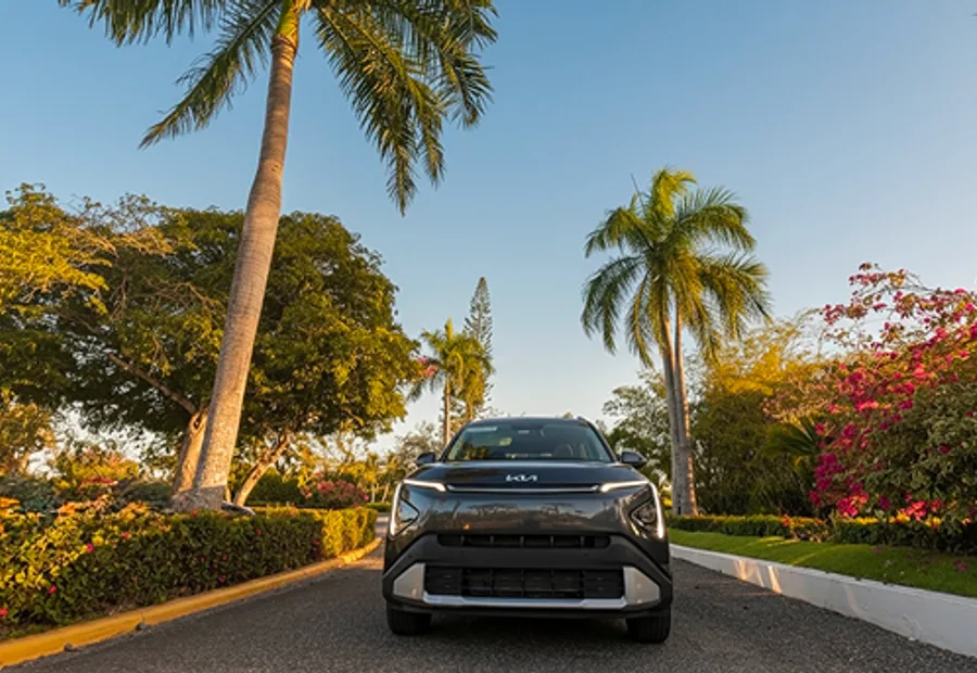 Noleggia Kia Carens a Punta Cana