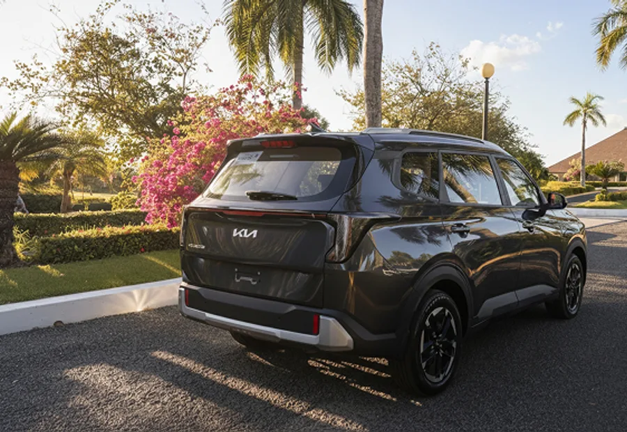 Noleggia Kia Carens a Punta Cana