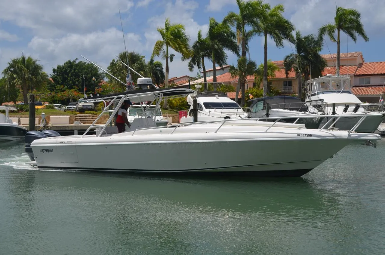 Intrepid 36 — Czarter jachtów Punta Cana