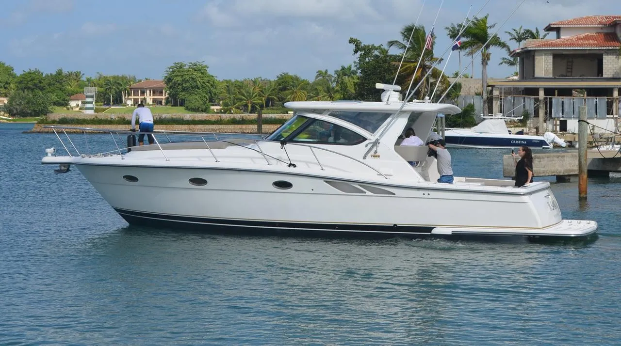 Tiara 38 — Czarter jachtów Punta Cana
